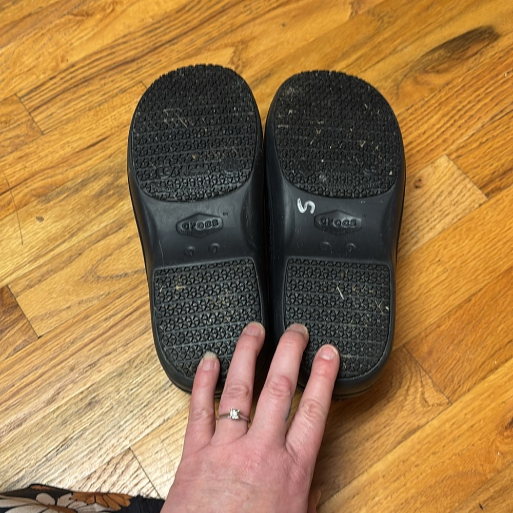 Crocs Neria Pro II Black Floral Clogs - Picture 4 of 5